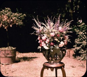 Vase avec bouquet flower vase 300x266 Making Pictures Work For You