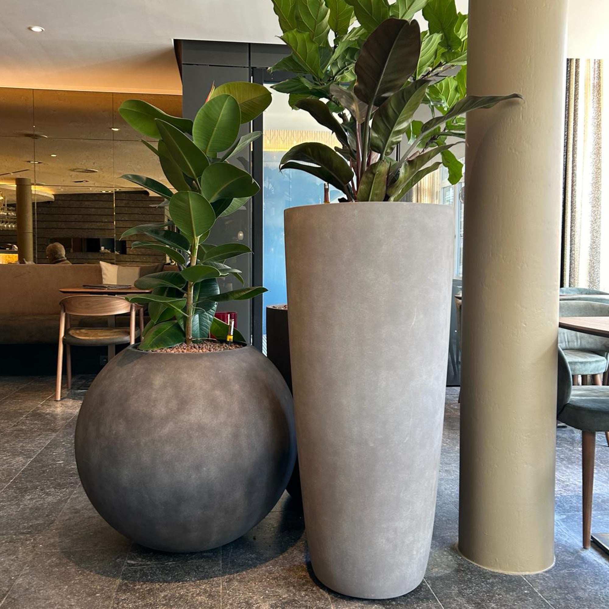 Orbo Globe Sphere Planter – Brown Stone Finish – Fiberglass Indoor/Outdoor and Weather-Resistant Round Planter (23.5" D x 21" H Exterior, 23.2" D x 20.5" H Interior) - Brown Stone,23.5 in x 23.5 in x 21 in - Brown Stone,23.5 in x 23.5 in x 21 in - Br - Brown Stone,23.6 in diam. x 21.1 in