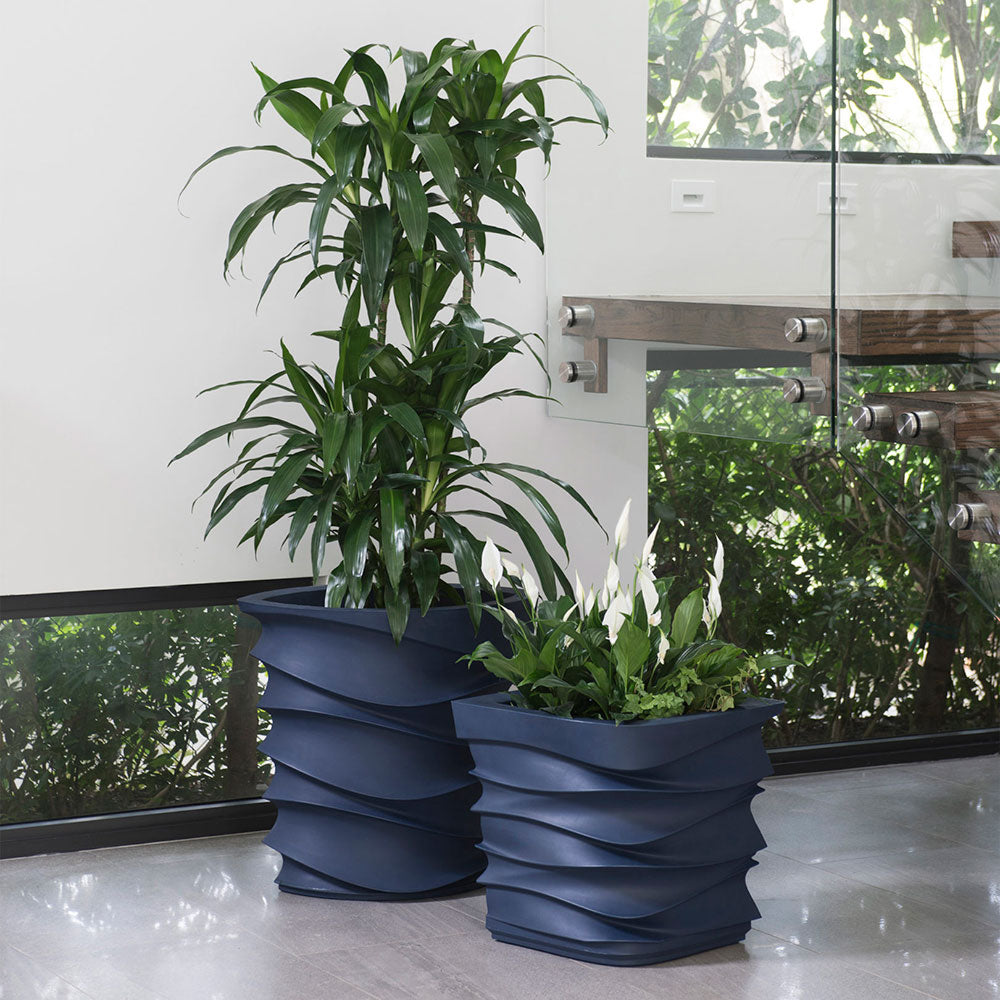 Eye Ain'T - 26in x 26in x 18.8in